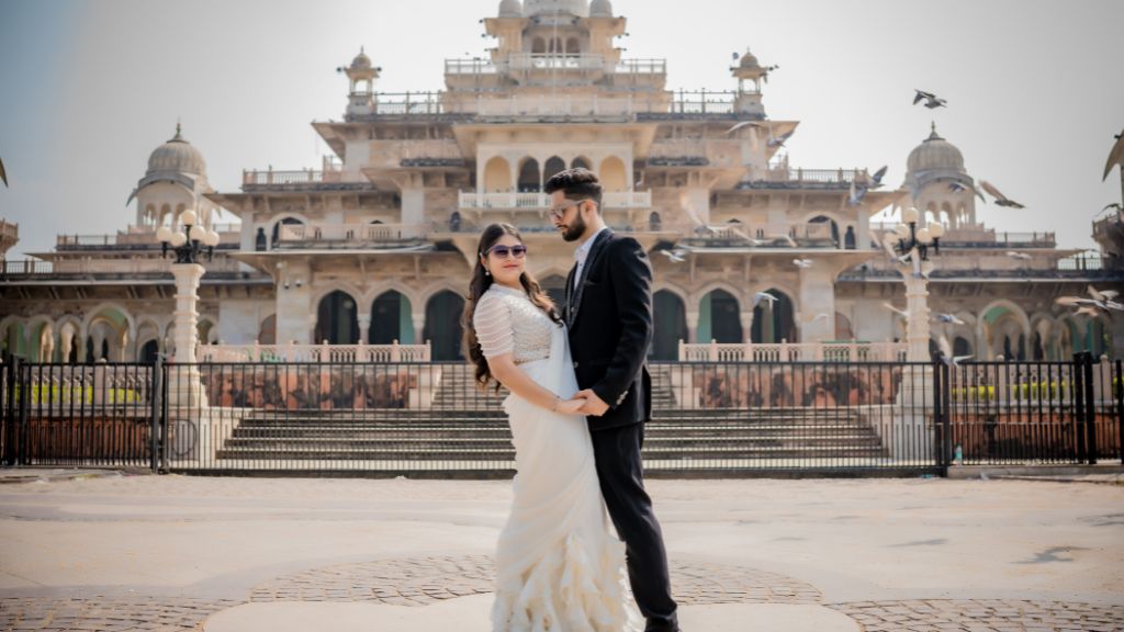 Couple posing for a romantic shot during their Albert Hall Pre Wedding Shoot, with the historic museum in the background.