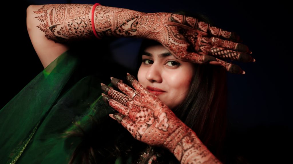 Simple Mehndi Designs Bride showcasing beautiful bridal mehndi-designs with intricate patterns - CandidLifePhotography